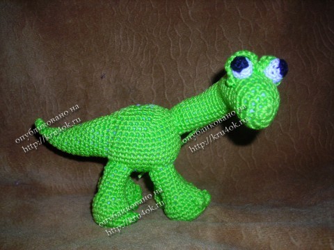 Вязаная игрушка бронтозаврик (дракон)