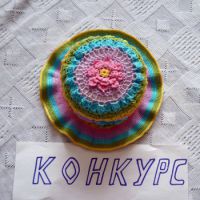 Разноцветная шапочка для девочки
