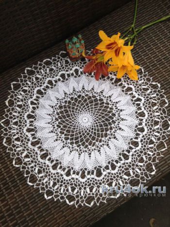 Салфетка крючком. Работа Петровой Виктории. Вязание крючком.