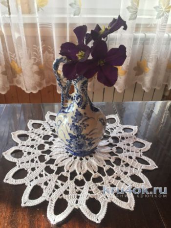 Вязаная салфетка. Работа Надежды Борисовой. Вязание крючком.