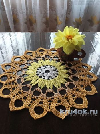 Салфетка крючком Осень. Работа Надежды Борисовой. Вязание крючком.