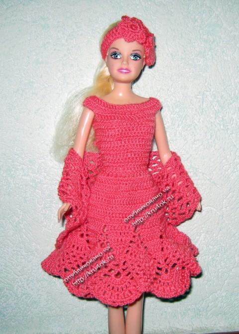 Вязаные крючком платья для кукол