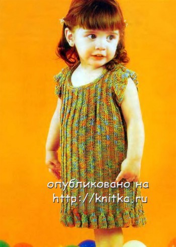 фото детского платья, связанного спицами