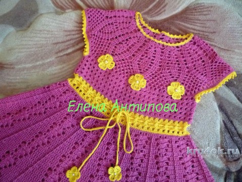 Платье для девочки крючком. Работа Елены Антиповой вязание и схемы вязания