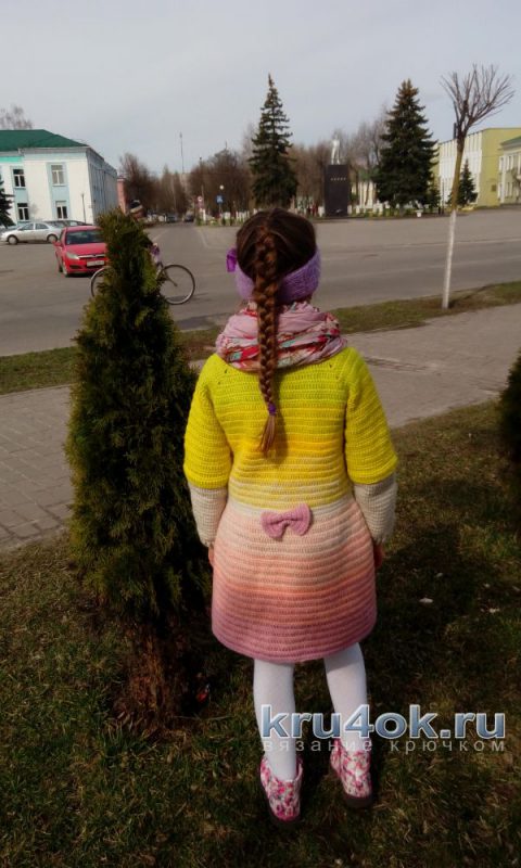 Пальто для девочки крючком. Работа Марии Дайнеко вязание и схемы вязания