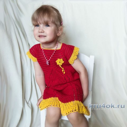 Летнее платье для девочки 2-3 лет крючком. Работа Александры Карвелис вязание и схемы вязания