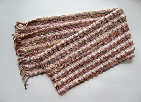 Схема интересного вязаного крючком шарфа для мужчин