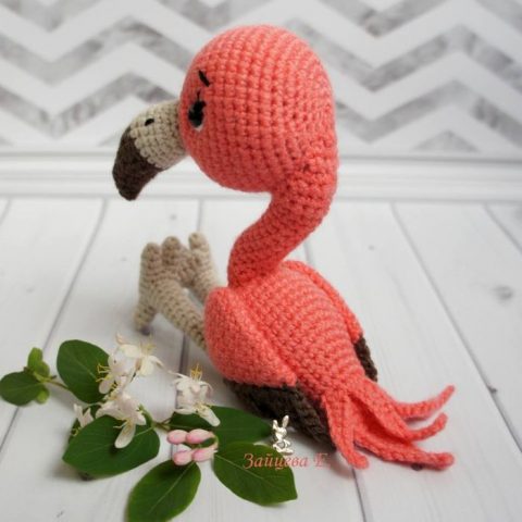 Малыш фламинго, связанный крючком 1