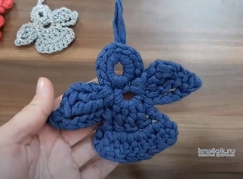 Ангел крючком из трикотажной пряжи - видео МК вязание и схемы вязания