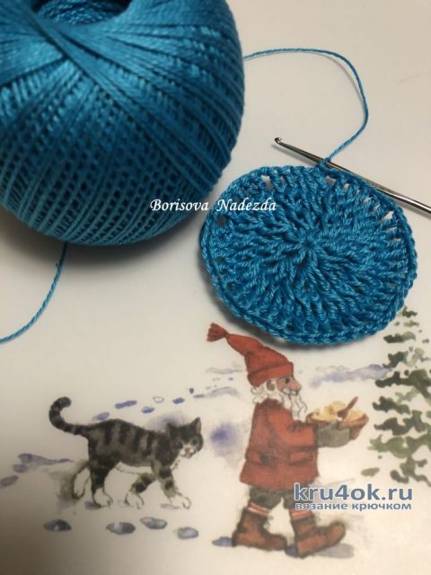 Декоративная салфетка крючком Голубая даль. Работа Надежды Борисовой вязание и схемы вязания
