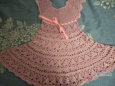 Платье для девочки крючком. Работа Ирины Промашковой вязание и схемы вязания