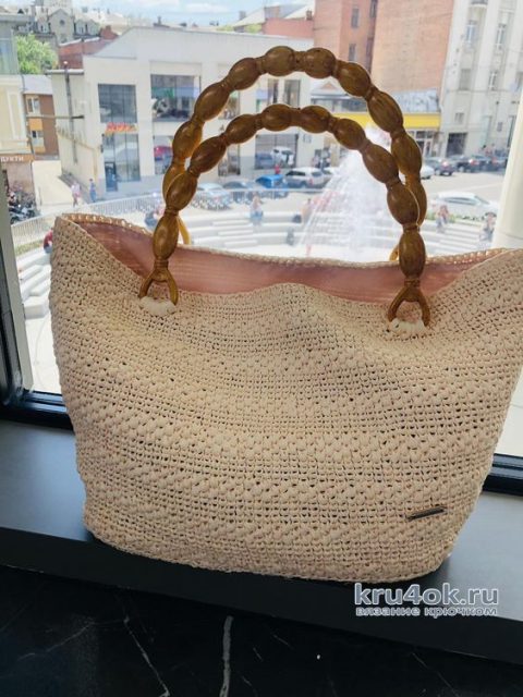 Летняя сумка крючком из рафии. Работа Аллы вязание и схемы вязания