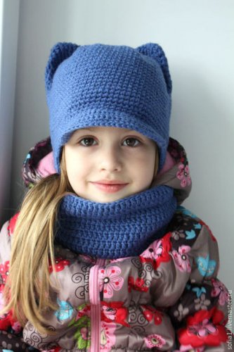 Зимняя шапка с ушками для девочки