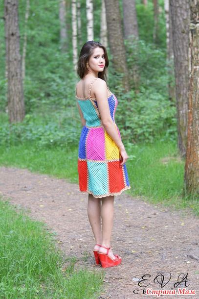 Платье крючком Colored squares 4