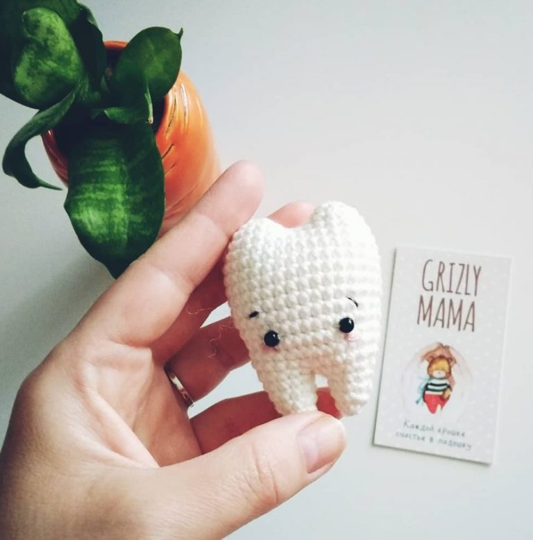 Как связать зуб крючком (игрушка амигуруми)