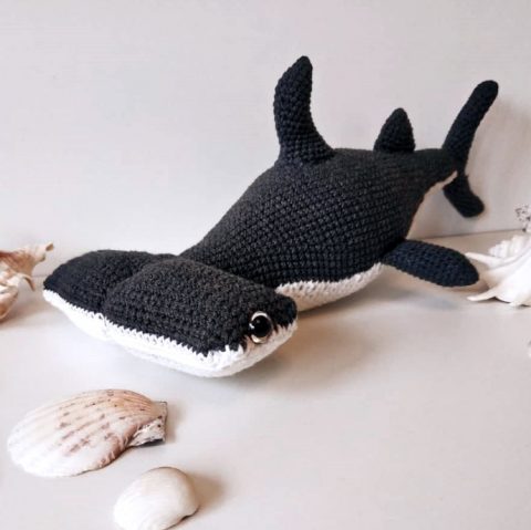 Акула молот - игрушка крючком