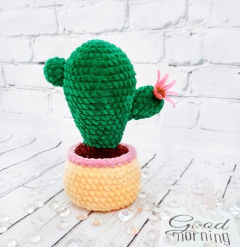 Вяжем плюшевый кактус крючком