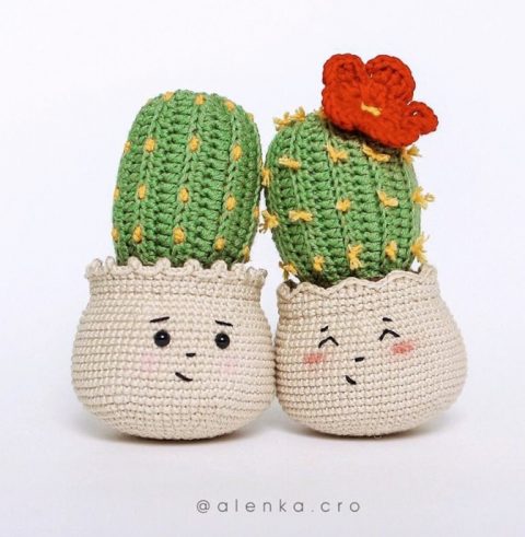 Вяжем крючком кактус в горшочке