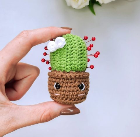 Мини кактус амигуруми. Схема вязания крючком