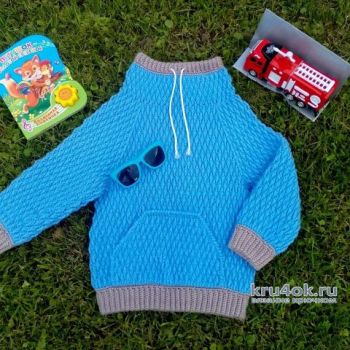 Вязаный свитер для мальчика. Работа Ольги Каштановой