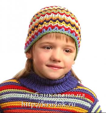 Разноцветная шапка для мальчика