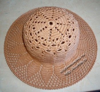 Вязанная крючком шляпа